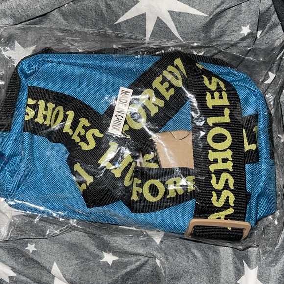 NIB ALF Fanny Pack in Blue and Gray! Emotional Baggage! Use as a crossbody too! - Picture 6 of 6